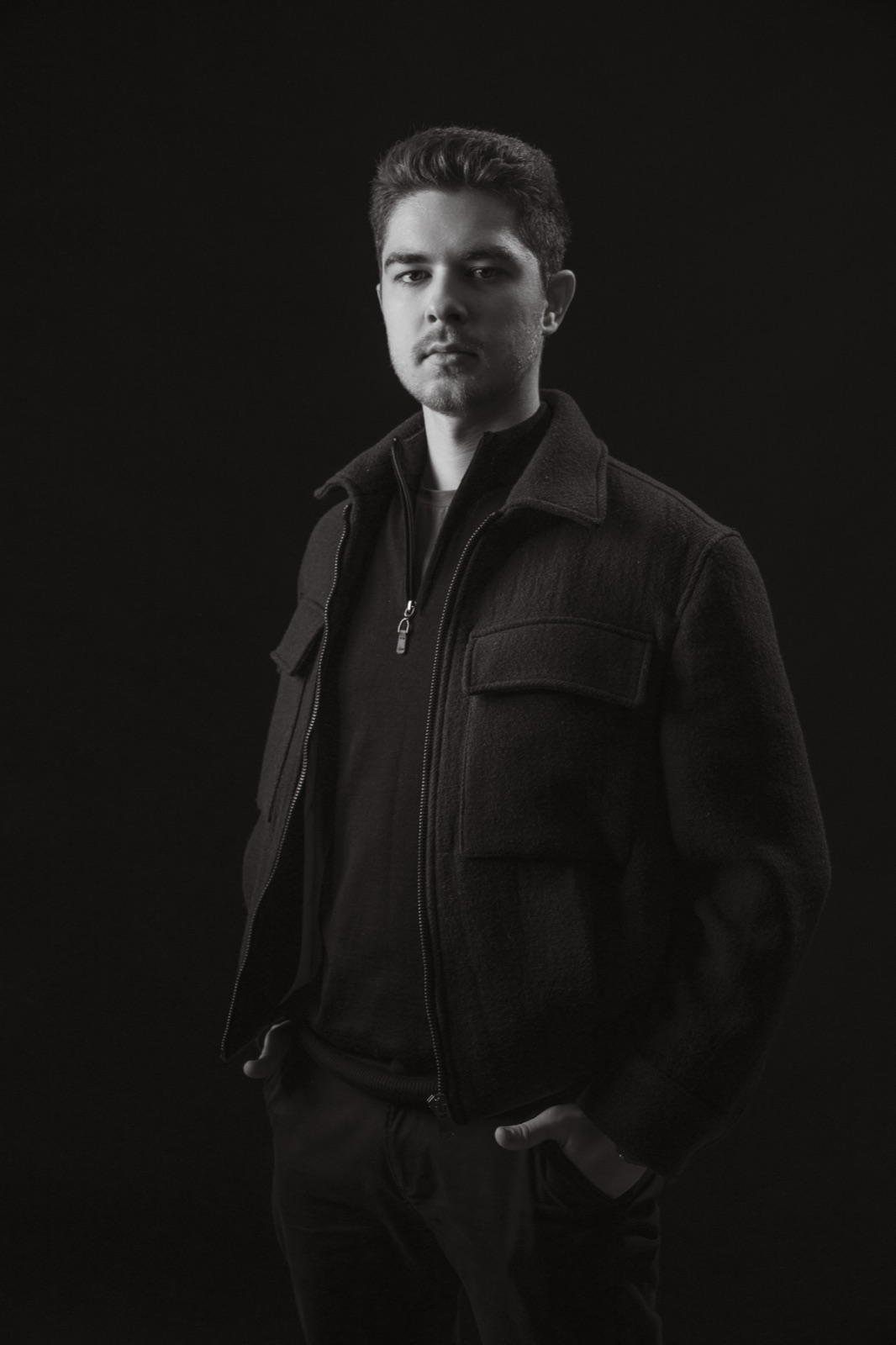 Portret profesional alb-negru